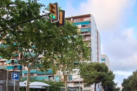 Avinguda de Can Serra (L'Hospitalet de Llobregat)