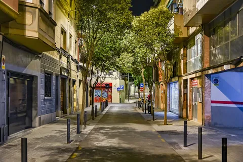 Carrer de Besa (L'Hospitalet de Llobregat, Barcelona, Spain)